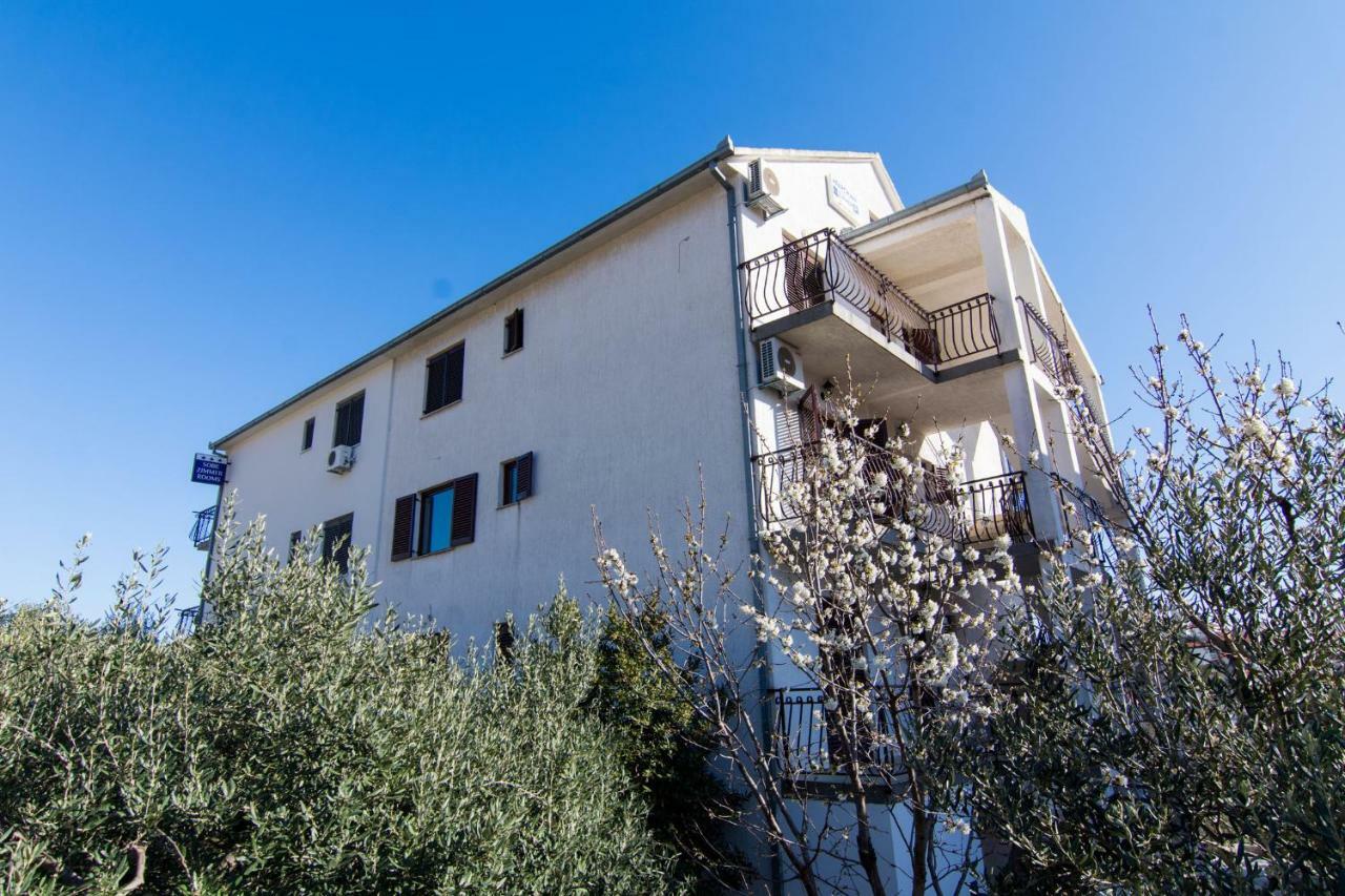 Apartments Jozic Сегет-Враница Экстерьер фото
