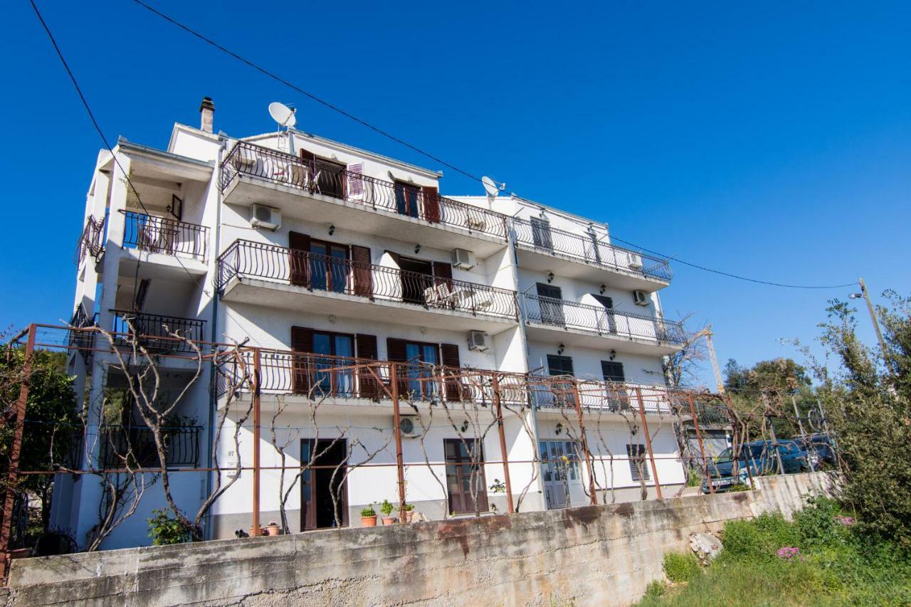 Apartments Jozic Сегет-Враница Экстерьер фото