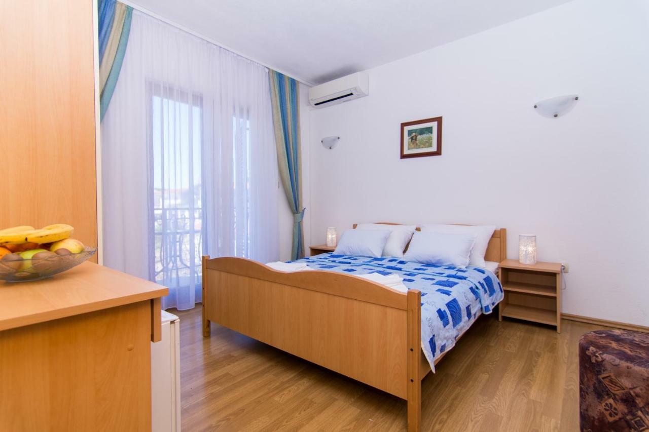 Apartments Jozic Сегет-Враница Экстерьер фото