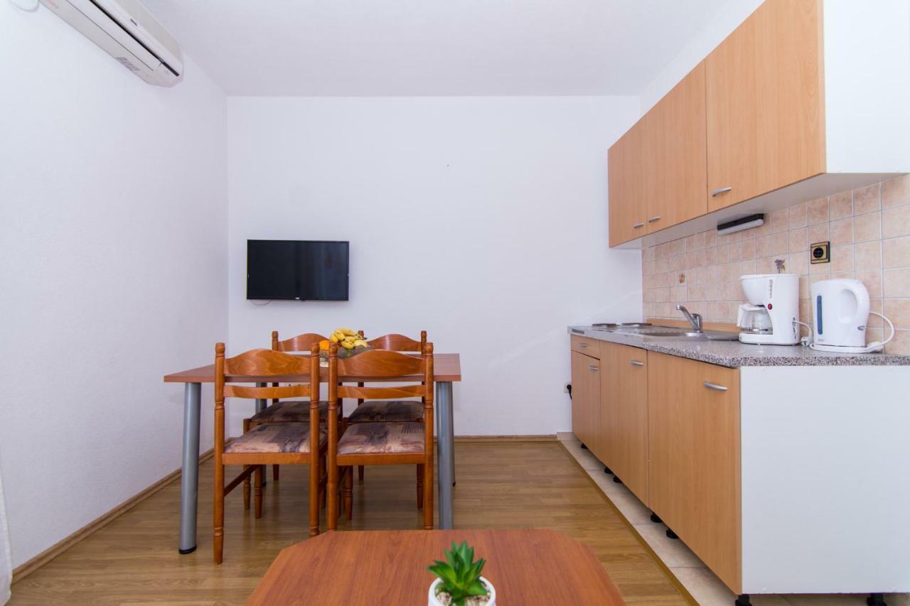 Apartments Jozic Сегет-Враница Экстерьер фото